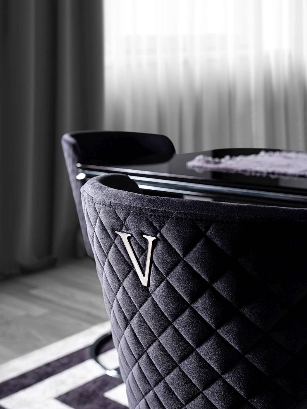 V Dining Chair