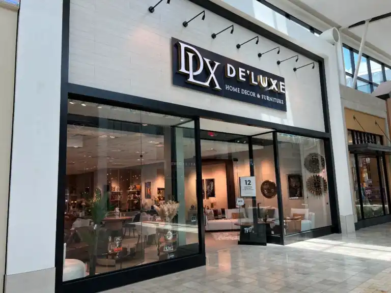 Exterior view of De’Luxe Home Decor & Furniture store in Tampa, Florida