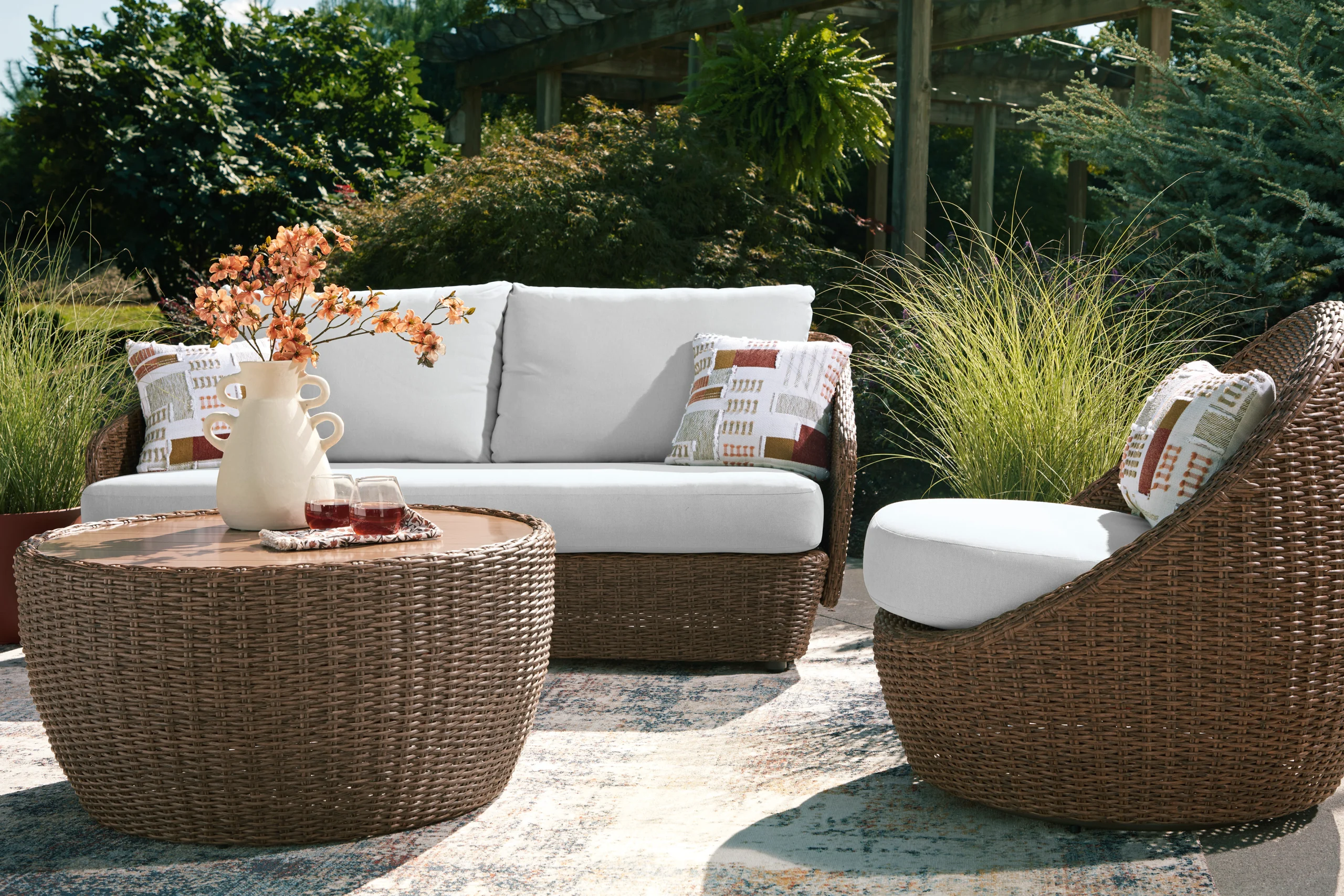 Outdoor furniture Tampa FL patio sets lounge chairs outdoor dining