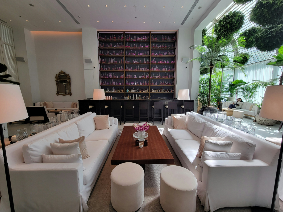 European contract sofas and lounge seating Tampa Florida