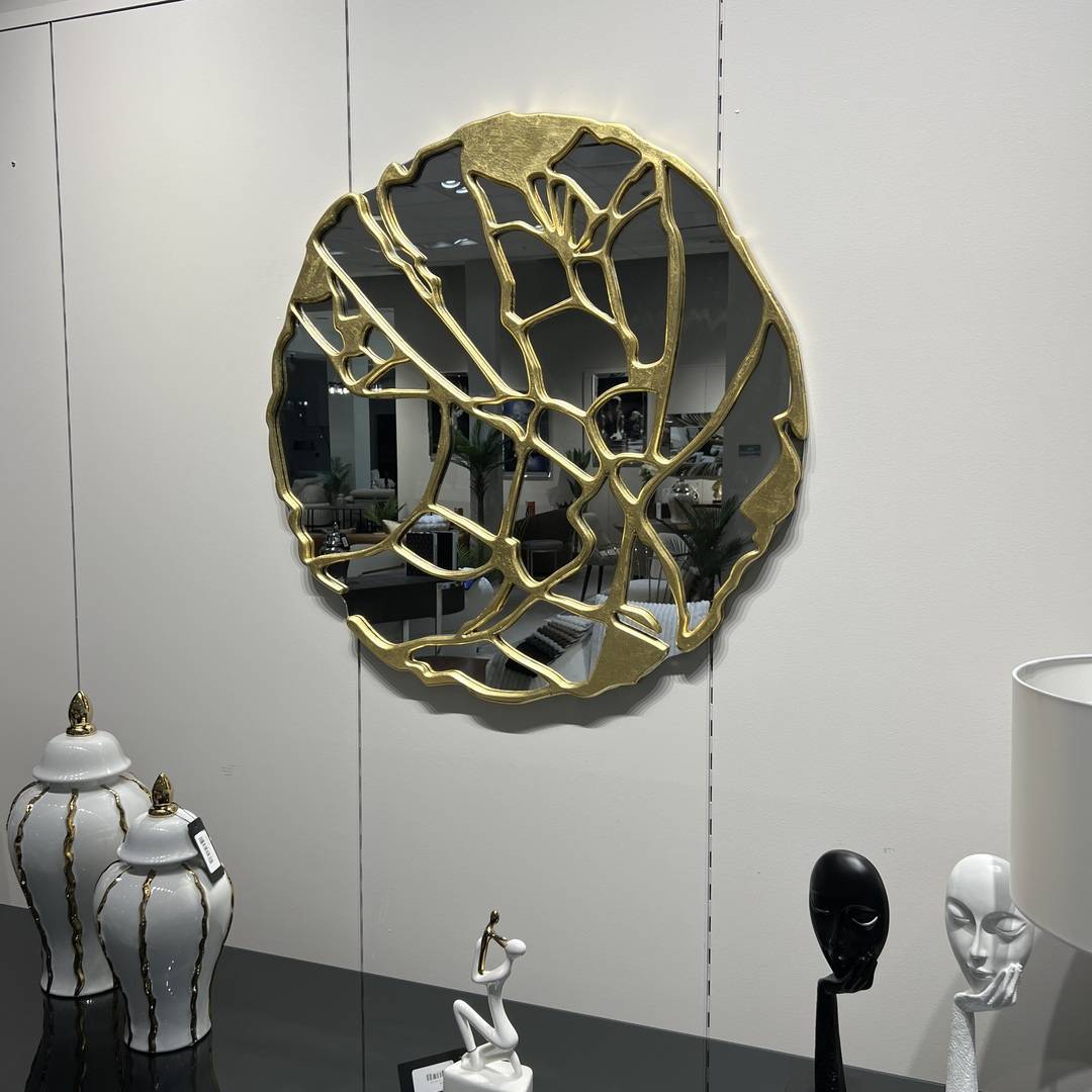 Discover Tampa’s Finest Wall Mirrors at De’Luxe Home Decor & Furniture